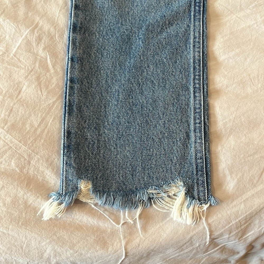 Agolde Riley High Rise Crop Jean - Picture 2 of 10